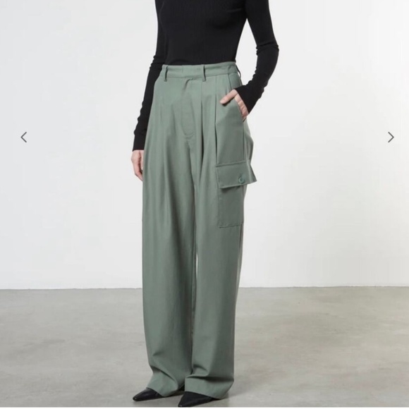 NWOT Enza Costa Sage Pleated Oversized Cargo Pant Size 26 (RUNS LARGE) Flawless - Picture 14 of 16